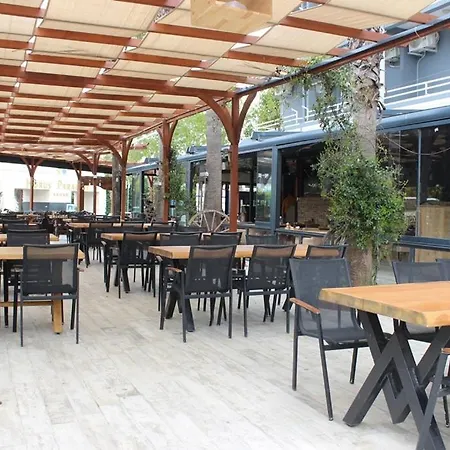 Отель Alya Сиде